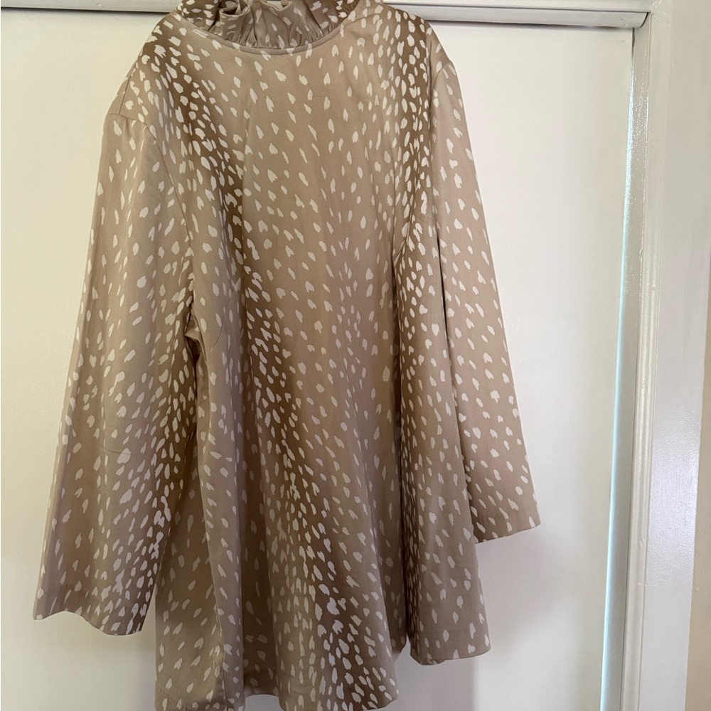 Tuckernuck Tan and Cream Blouse